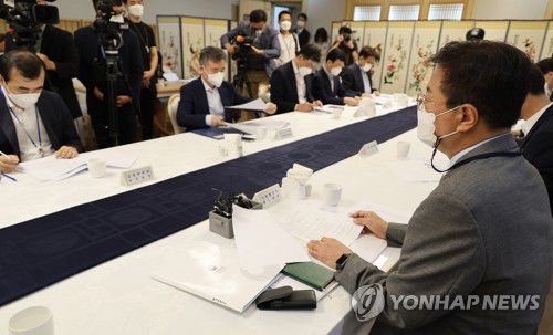 방기선 차관, 경제관계차관회의 주재(서울=연합뉴스) 김승두 기자 = 방기선 기획재정부 1차관이 26일 오전 정부서울청사에서 열린 제2차 경제관계차관회의를 주재하고 있다. 2022.5.26 kimsdoo@yna.co.kr