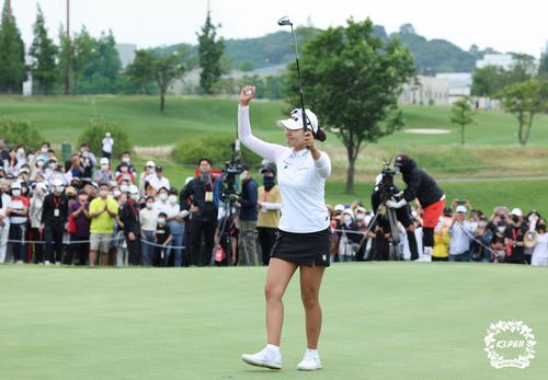 우승 확정 후 환호하는 성유진[KLPGA 제공. 재판매 및  DB 금지]