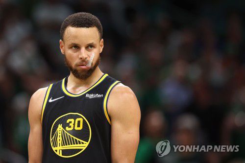 NBA 챔피언결정전 3차전에서 패한 스테픈 커리[AFP=연합뉴스]