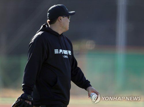 국내서 몸 푸는 류현진[연합뉴스 자료사진]