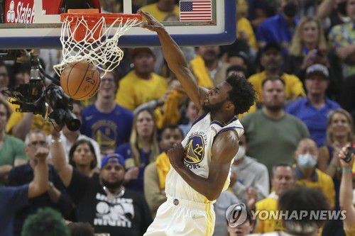 4쿼터 덩크 슛을 성공한 앤드루 위긴스[AP=연합뉴스]