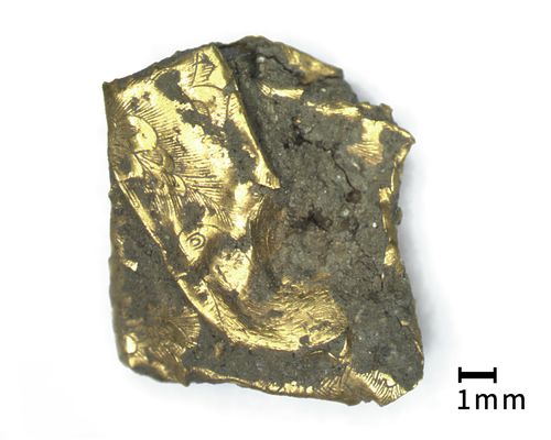 신라 금박 유물 출토 당시 모습[국립경주문화재연구소 제공. 재판매 및 DB 금지]