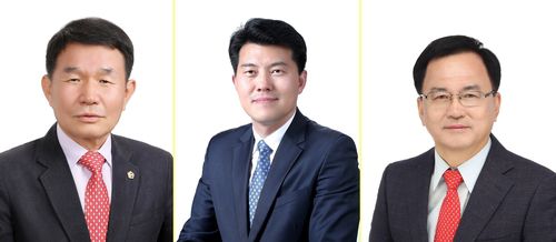 왼쪽부터 정광섭 농수해위, 김기서 안건소위, 편삼범 교육위 위원장[충남도의회 제공. 재판매 및 DB 금지]