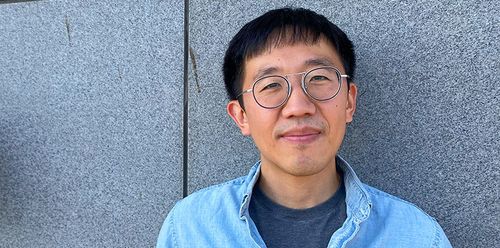 필즈상 받은 허준이 교수(헬싱키=연합뉴스) 김정은 특파원 = 5일(현지시간) 핀란드 헬싱키에서 열린 국제수학자대회(ICM)에서 필즈상을 받은 허준이 교수. 2022.7.5