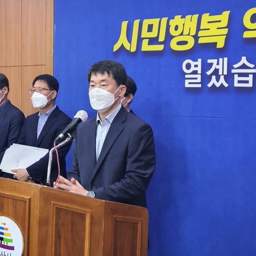 음주 처신 사과하는 오택림 익산 부시장[촬영 홍인철]