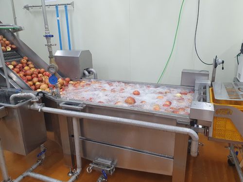 사과 세척기[양구군 제공. 재판매 및 DB 금지]