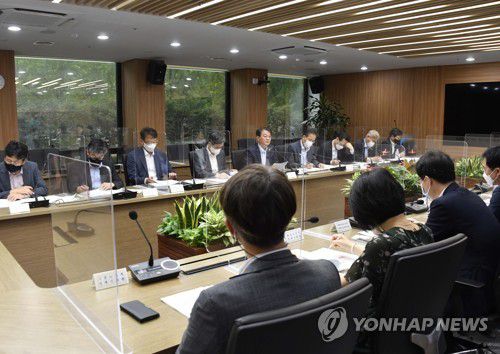 방기선 1차관, 비상경제차관회의 주재(서울=연합뉴스) 방기선 기획재정부 1차관이 29일 서울 영등포구 한국수출입은행에서 열린 '제4차 비상경제차관회의'를 주재하고 있다. 2022.7.29 [기획재정부 제공. 재판매 및 DB 금지] photo@yna.co.kr