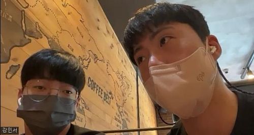 장애인e스포츠대회 디워 피파온라인4 부문 우승자 강민서군(왼쪽)[화상 인터뷰 캡처. 재판매 및 DB 금지]