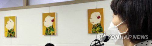 공군 성폭력 사건 논란(서울=연합뉴스) 한상균 기자 = 3일 군인권센터에서 김숙경 군성폭력상담소장이 '공군15비 여군 하사 성폭력 사건 반박' 기자회견을 하고 있다.      군인권센터 부설 군성폭력상담소는 2일 이 부대의 성폭력 사건을 폭로했다. 군성폭력상담소는 공군의 해명이 피해자가 거짓말을 하는 것처럼 호도하고 있다며 반박 기자회견을 했다.       공군 제15특수임무비행단(공군15비)은 고(故) 이예람 중사가 마지막으로 근무한 부대다.2022.8.3 xyz@yna.co.kr