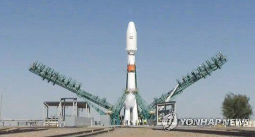 카자흐스탄에서 발사된 이란 위성(바이코누르 타스=연합뉴스) 이란의 '하이얌' 위성을 탑재한 로스코스모스(러시아우주공사)의 소유스-2.1b 로켓이 9일(현지시간) 카자흐스탄에서 발사되고 있다. 2022.08.09 photo@yna.co.kr