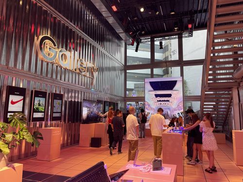 베를린 갤럭시 플립4·폴드4 공개행사(베를린=연합뉴스) 이율 특파원 = 삼성전자 독일법인은 10일(현지시간) 독일의 수도 베를린의 대표적 쇼핑가 쿠어퓌르스텐담의 문화공간 팝쿠담에서 신제품인 갤럭시 플립4·폴드4 공개행사를 열었다.2022.8.10