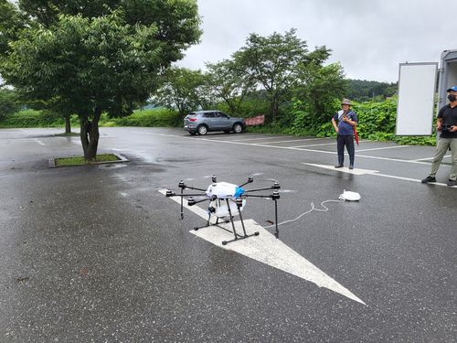 드론 띄워 코로나19 환자에 의약품 지원[원주시 제공.재판매 및 DB 금지]