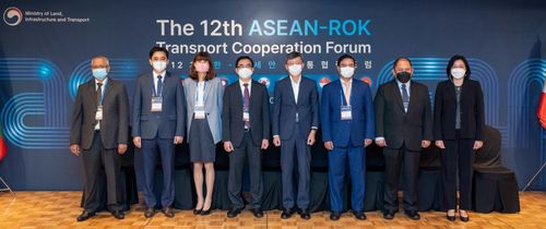 '제12차 한-아세안 교통협력포럼' 기념 촬영[국토교통부 제공, 재판매 및 DB 금지]