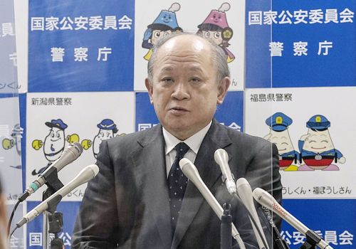 기자회견 하는 나카무라 일본 경찰청 장관(도쿄 교도=연합뉴스) 나카무라 이타루 일본 경찰청 장관이 25일 기자회견에서 아베 신조 전 일본 총리가 피격 사망한 사건에 책임을 지고 사임 의사를 표명했다. 2022.08.25 [재판매 및 DB 금지]