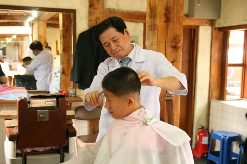 이발 체험[국립민속박물관 제공. 재판매 및 DB금지]