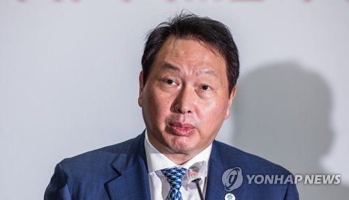 '2030 부산 세계박람회' 유치위원회 2차 회의에서 발언하는 최태원 회장(서울=연합뉴스) 황광모 기자 = '2030 부산 세계박람회' 공동유치위원장인 최태원 대한상공회의소 회장이  26일 오후 서울 종로구 포시즌스 호텔에서 열린 유치위원회 2차 회의에서 발언하고 있다. 2022.8.26 hkmpooh@yna.co.kr