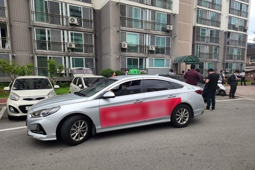 박진 외교부 장관이 광주를 방문한 2일 의전차량 대신 이용한 택시[연합뉴스 사진]