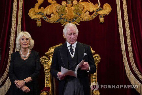 '국왕선포'…찰스 3세, 영국 새 국왕으로 공식 즉위