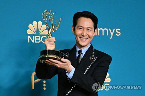 비영어권 드라마 최초 에미상 남우주연상 받은 배우 이정재[AFP 연합뉴스 자료사진. 재판매 및 DB 금지]