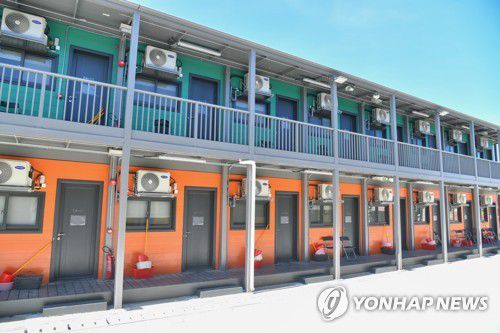 홍콩의 정부 지정 코로나19 격리 시설[EPA 연합뉴스 자료사진]