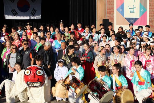 뉴저지 한복의 날 기념식 참가자들(포트리[미 뉴저지주]=연합뉴스) 고일환 특파원