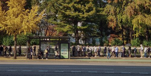 연대서명하러 줄 선 게이머들    (서울=연합뉴스) 김주환 기자 = 게임물관리위원회의 비위 의혹에 대한 감사원 감사를 요구하는 게이머들이 29일 오후 서울 여의도 국회의사당 앞에서 더불어민주당 이상헌 의원실의 연대 서명에 참여하고자 줄을 서고 있다. 2022.10.29 jujuk@yna.co.kr
