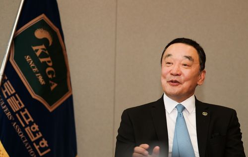 내년 시즌 25개 대회 개최 포부를 밝히는 구자철 회장.[KPGA 제공. 재판매 및 DB 금지]