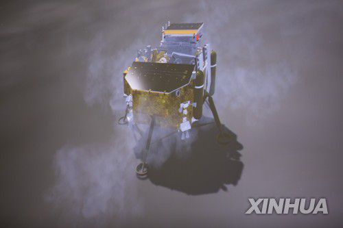 인류 최초로 '달 뒷면' 착륙하는 창어 4호의 시뮬레이션 영상[신화 연합뉴스 자료사진. 재판매 및 DB 금지]