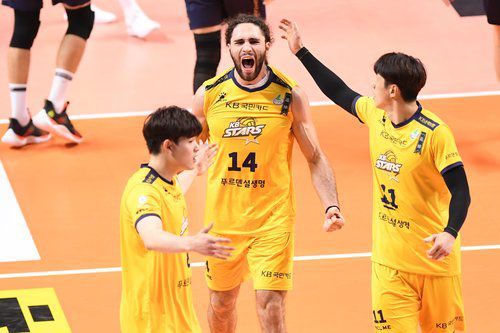 공격 성공 뒤 기뻐하는 KB손보 니콜라[한국배구연맹 제공. 재판매 및 DB 금지] photo@yna.co.kr