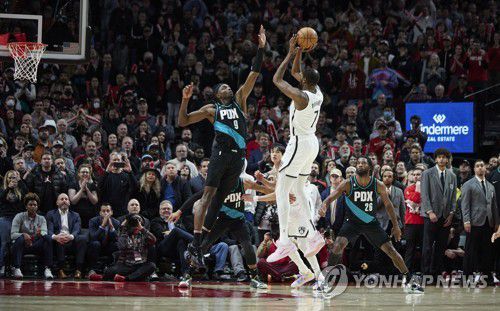 슛 던지는 케빈 듀랜트[AP=연합뉴스]