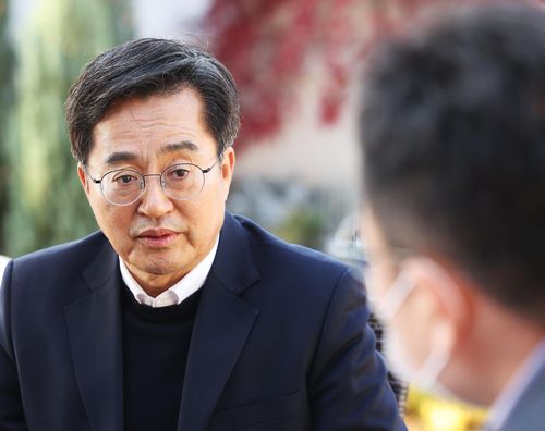 인터뷰 하는 김동연 경기지사[연합뉴스 사진. 재판매 및 DB 금지]