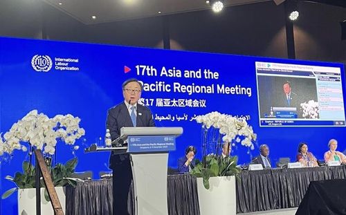 이동근 경총 상근부회장이 7일 싱가포르에서 열린 제17차 국제노동기구(ILO) 아태지역 총회에 참석해 한국 경영계 대표로 연설을 하고 있다. [경총 제공. 재판매 및 DB금지]