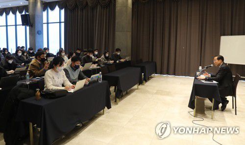 출입기자단 간담회 연 권영세 통일부 장관(서울=연합뉴스) 한종찬 기자 = 권영세 통일부 장관이 13일 인천시 강화군의 한 리조트에서 출입기자단 간담회를 하고 있다. 2022.12.13 [통일부 제공. 재판매 및 DB 금지] photo@yna.co.kr