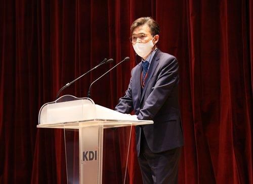 홍장표 전 청와대 경제수석[연합뉴스 자료사진=KDI 제공]