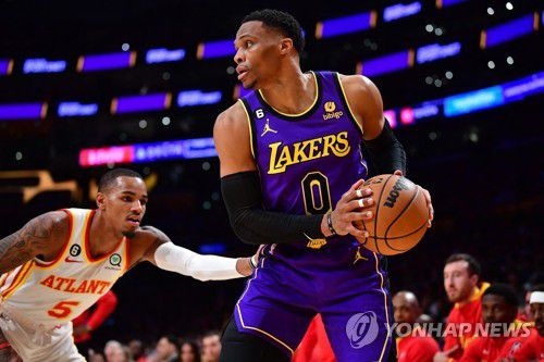 러셀 웨스트브룩(오른쪽) 경기 모습[USA TODAY Sports=연합뉴스]