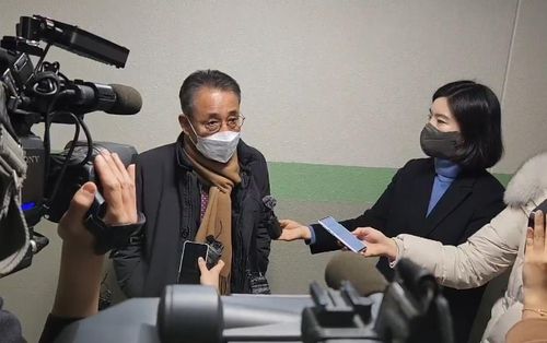 기자들과 인터뷰하는 김상열 원장[독자 제공. 재판매 및 DB 금지]