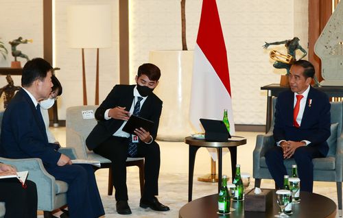 김진표 국회의장(왼쪽)과 조코 위도도 인도네시아 대통령(오른쪽)[국회의장실 제공. 재판매 및 DB금지]