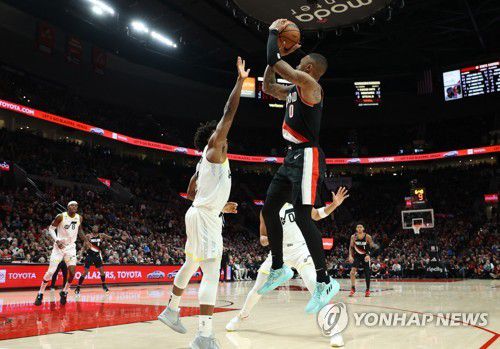 슛 던지는 데이미언 릴러드[USA TODAY Sports=연합뉴스]