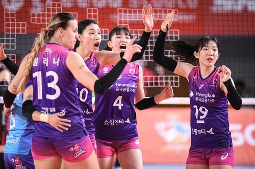 득점에 기뻐하는 흥국생명 선수들[한국배구연맹 제공. 재판매 및 DB 금지]