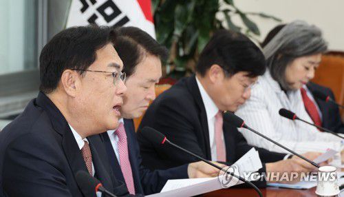 발언하는 정진석 비상대책위원장(서울=연합뉴스) 하사헌 기자 = 국민의힘 정진석 비상대책위원장이 2일 오전 서울 여의도 국회에서 열린 비상대책위원회의에서 발언하고 있다. 2023.2.2 toadboy@yna.co.kr