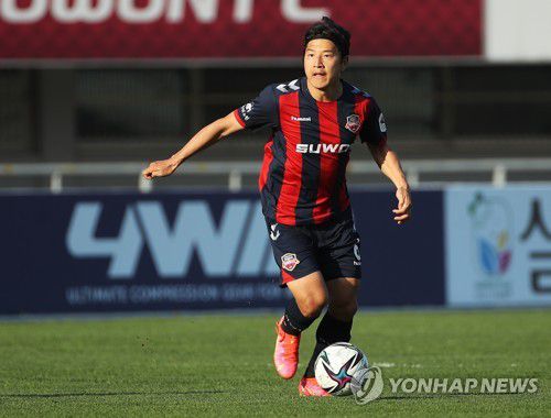 드리블하는 박주호[연합뉴스 자료사진. 재판매 및 DB금지]