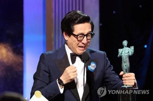 미국배우조합 남우조연상을 받은 키 호이 콴[로이터 연합뉴스. 재판매 및 DB 금지]