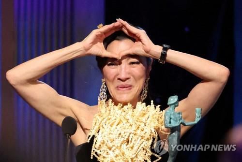 미국배우조합 여우주연상을 받은 량쯔충[로이터 연합뉴스. 재판매 및 DB 금지]