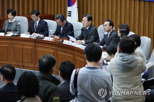 더불어민주당 확대간부회의(서울=연합뉴스) 임화영 기자 = 더불어민주당 이재명 대표가 6일 오전 국회에서 열린 확대간부회의에서 발언하고 있다. 2023.3.6 hwayoung7@yna.co.kr