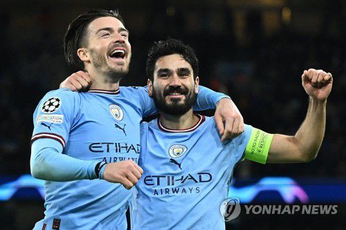 기뻐하는 맨시티 선수들[AFP=연합뉴스]