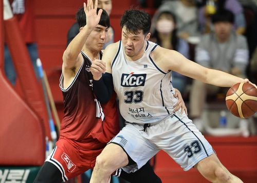 공격하는 KCC의 이승현[KBL 제공. 재판매 및 DB금지]