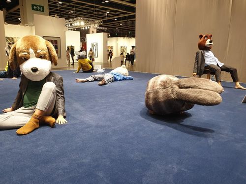 (홍콩=연합뉴스) 황희경 기자 = 21일 홍콩 컨벤션센터에서 개막한 아트바젤 홍콩의 '인카운터스' 섹션에 전시된 김홍석의 작품 '침묵의 고독'. 2023.3.21. zitrone@yna.co.kr