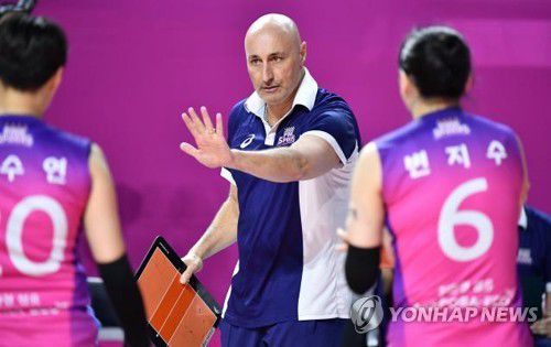 마르첼로 아본단자 흥국생명 감독[한국배구연맹 제공. 재배포 및 DB 금지]