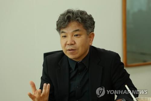 연합뉴스와 인터뷰 중인 박진옥 상임이사[이건희 촬영]