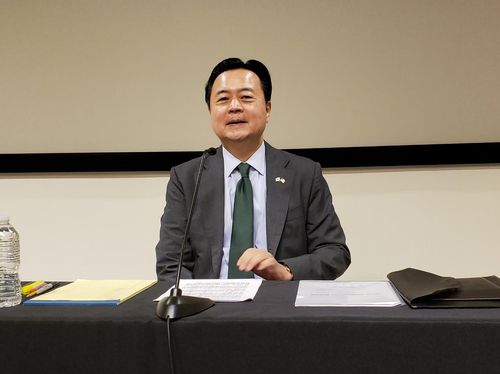 조현동 주미대사(워싱턴=연합뉴스) 이상헌 특파원 = 조현동 주미대사가 31일(현지시간) 미국 워싱턴DC 한국문화원에서 특파원 간담회를 하고 있다. 2023.5.31 honeybee@yna.co.kr